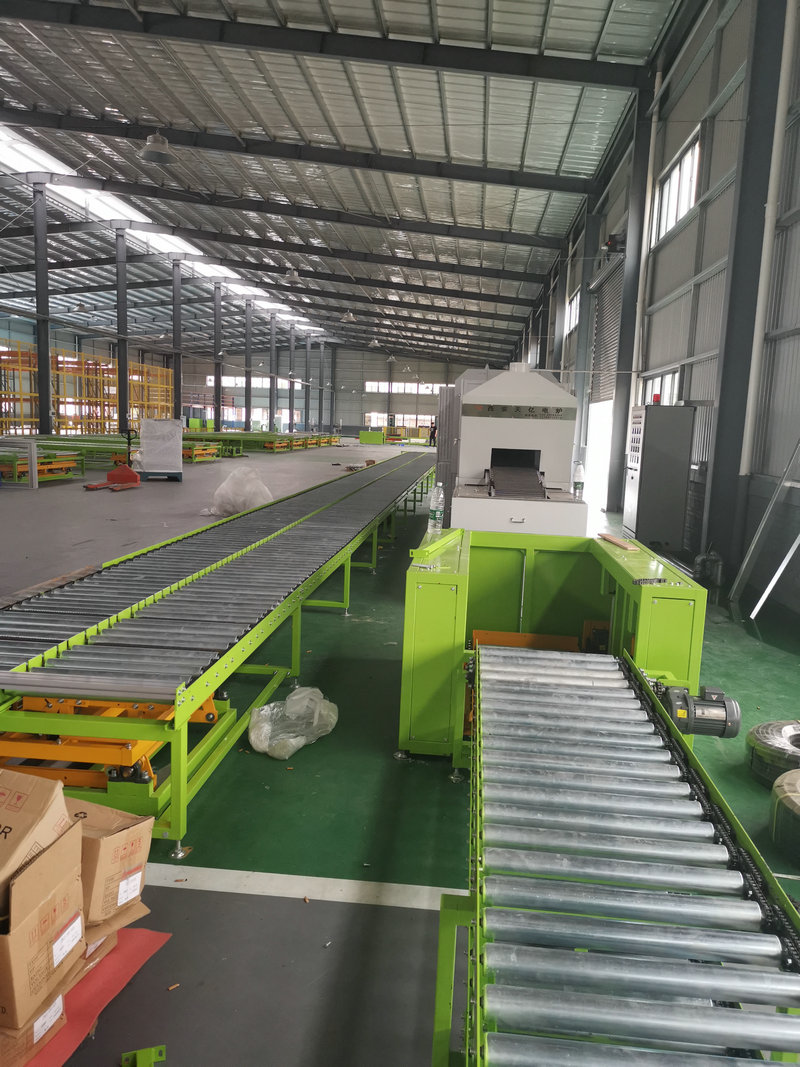 滾筒輸送機３